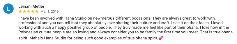 A blurry picture of a person 's review on a website.