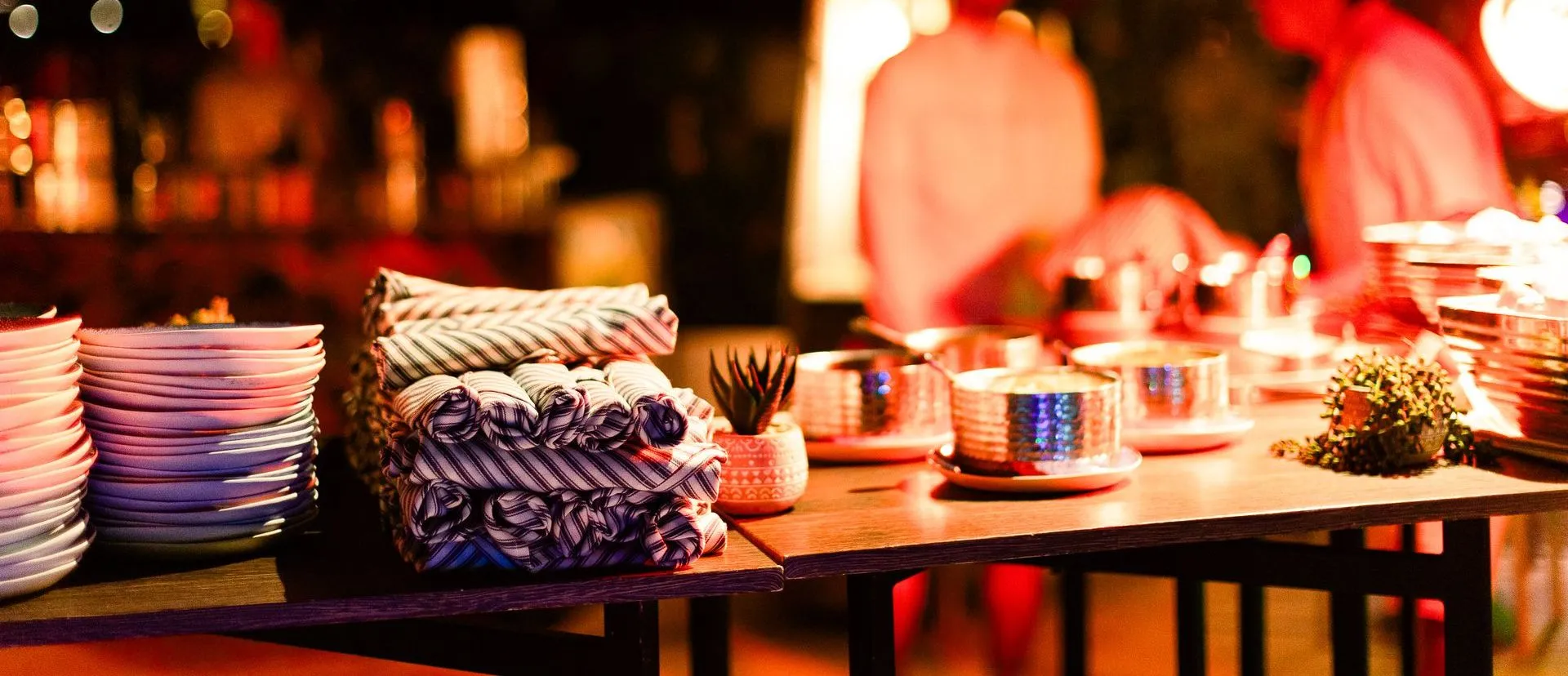Creating Memorable Experiences at Large-Scale Events: The Hana Approach